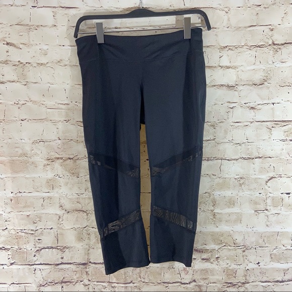Active Capri black mesh insert leggings size large - Picture 3 of 8